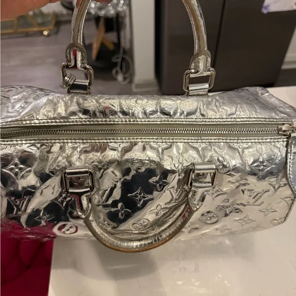 Authentic LOUIS VUITTON Monogram Miroir Speedy 30 Silver. - Picture 6 of 16
